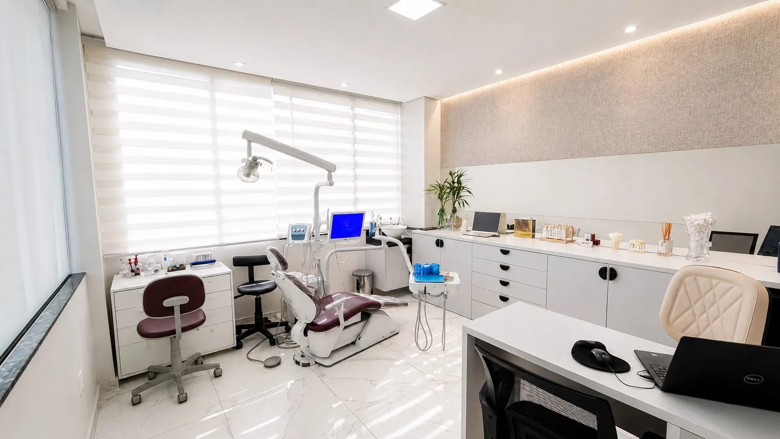 Consultório da CDC Odonto, com cadeira odontológica e equipamentos